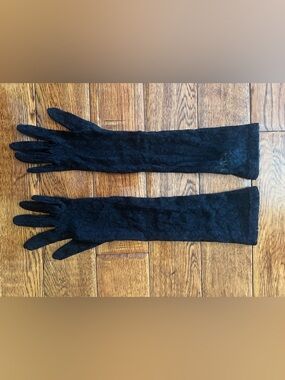 Lord & Taylor Long Gloves in Black Lace